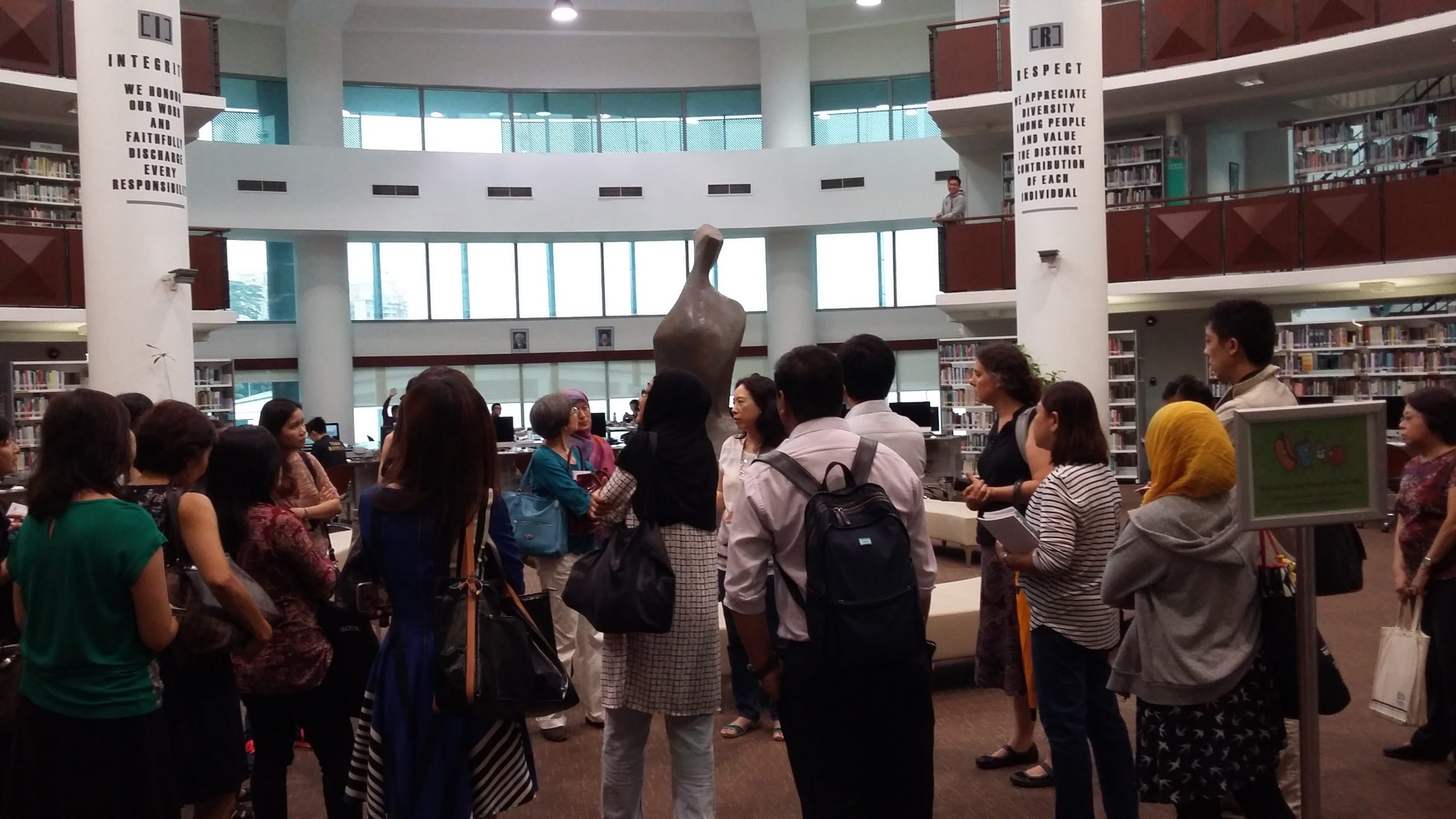 The participants admired the late Brother Joseph McNally’s sculpture “Perennial Wisdom”, which was moved from RI’s former Mount Sinai campus to its current Bishan campus. The humanoid form gazes towards the sky in its quest for excellence as it ascends from the earth, symbolizing the Rafflesian spirit of endeavor